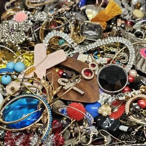 2 Lbs Single Mismatched Earrings Lot For Art & Craft